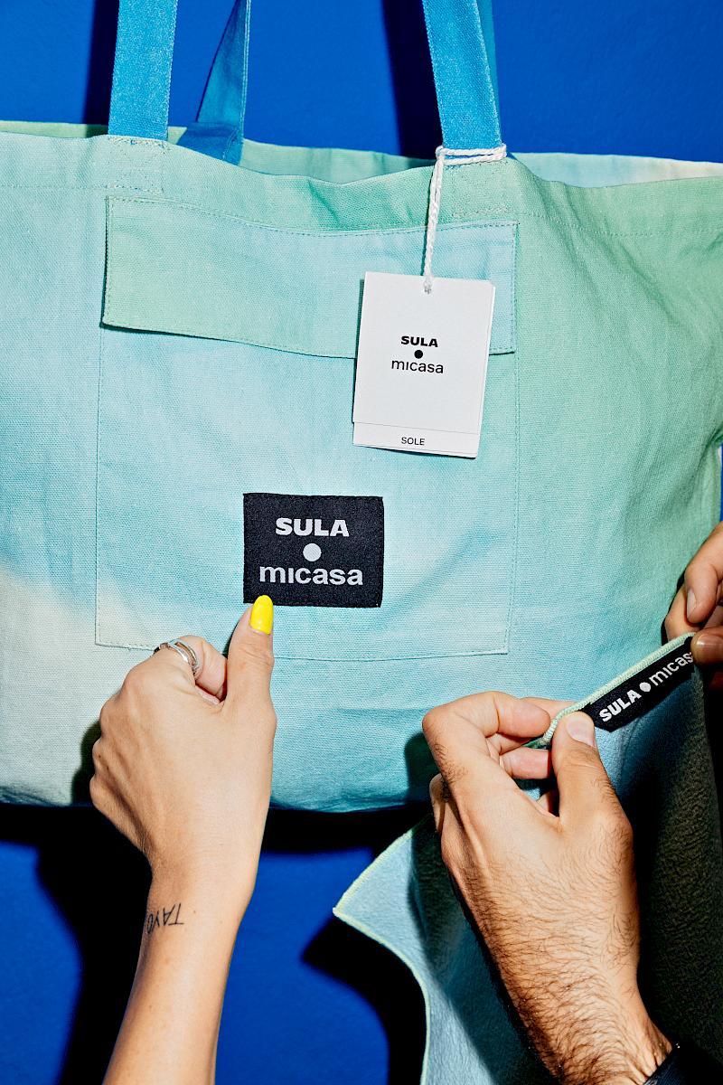 Maxime Zenderoudi and Nadja Stäubli Checking the Collection's Labels